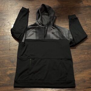 Nike Men's dri fit hoodie size L